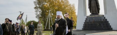 В Калачево состоялось освящение памятника прав. Стефану Знаменскому
